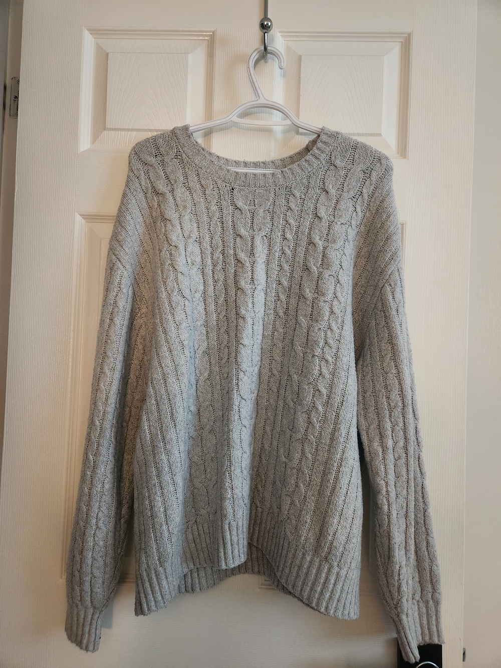 Hollister Cable Knit Crewneck Sweater in Gray Size M